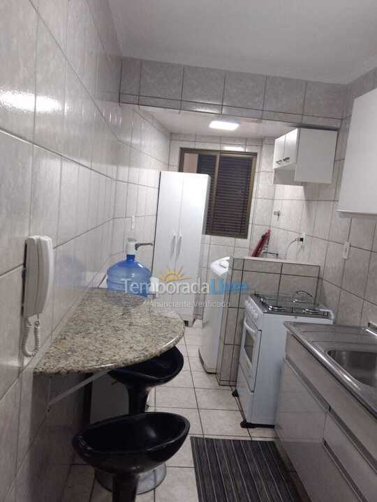 Apartamento para aluguel de temporada em Itapema (Meia Praia)