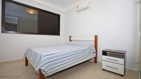 Pitangueiras Alto Padrão 4 Suítes - 3 Vagas e Lazer - 10 pessoas