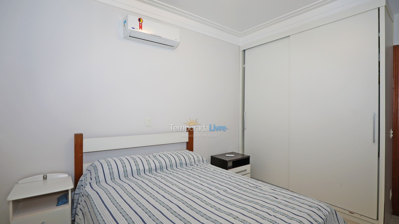 Apartamento para aluguel de temporada em Guarujá (Pitangueiras)