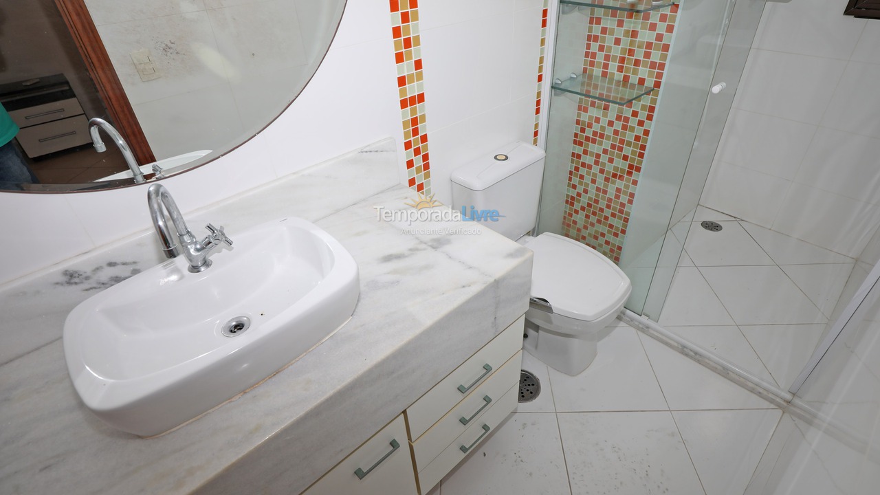 Apartamento para aluguel de temporada em Guarujá (Pitangueiras)