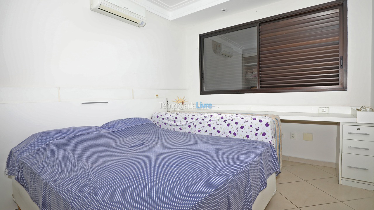 Apartamento para aluguel de temporada em Guarujá (Pitangueiras)