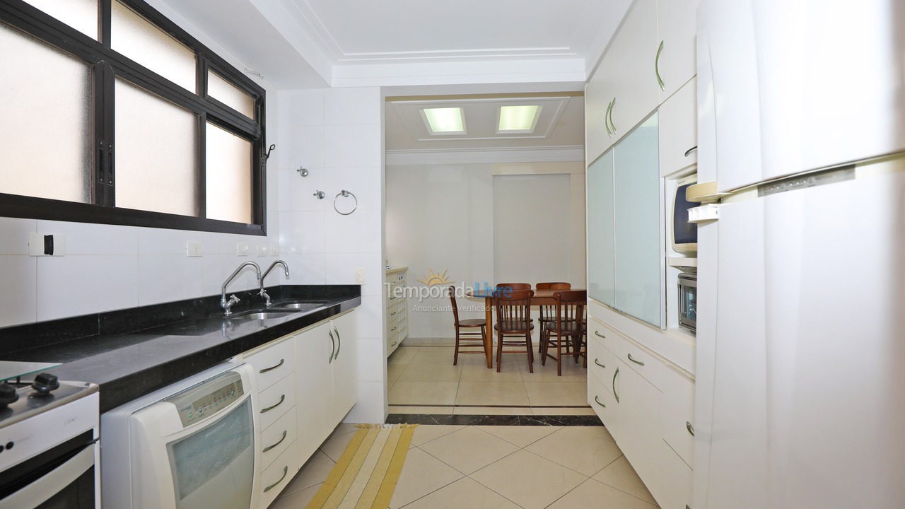 Apartamento para aluguel de temporada em Guarujá (Pitangueiras)