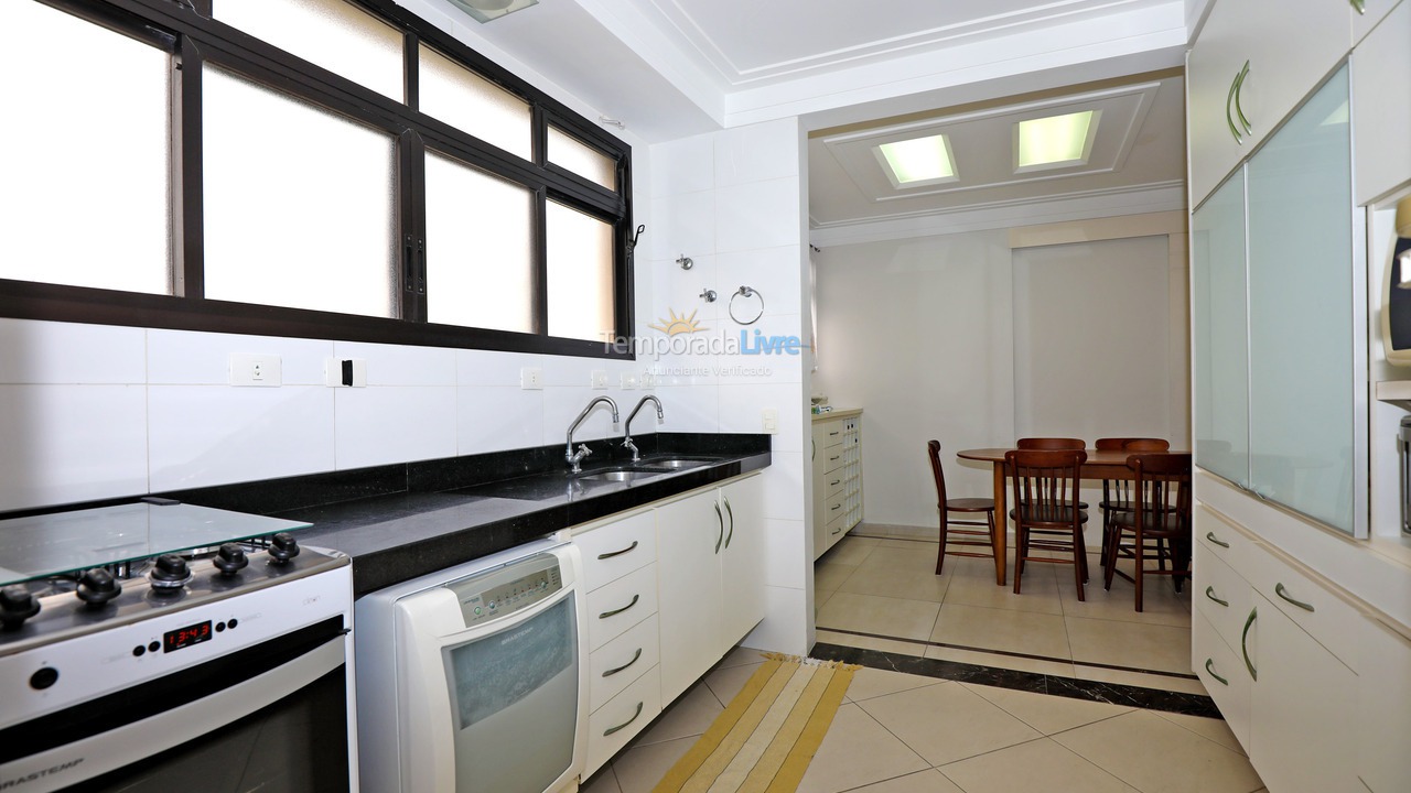 Apartamento para aluguel de temporada em Guarujá (Pitangueiras)