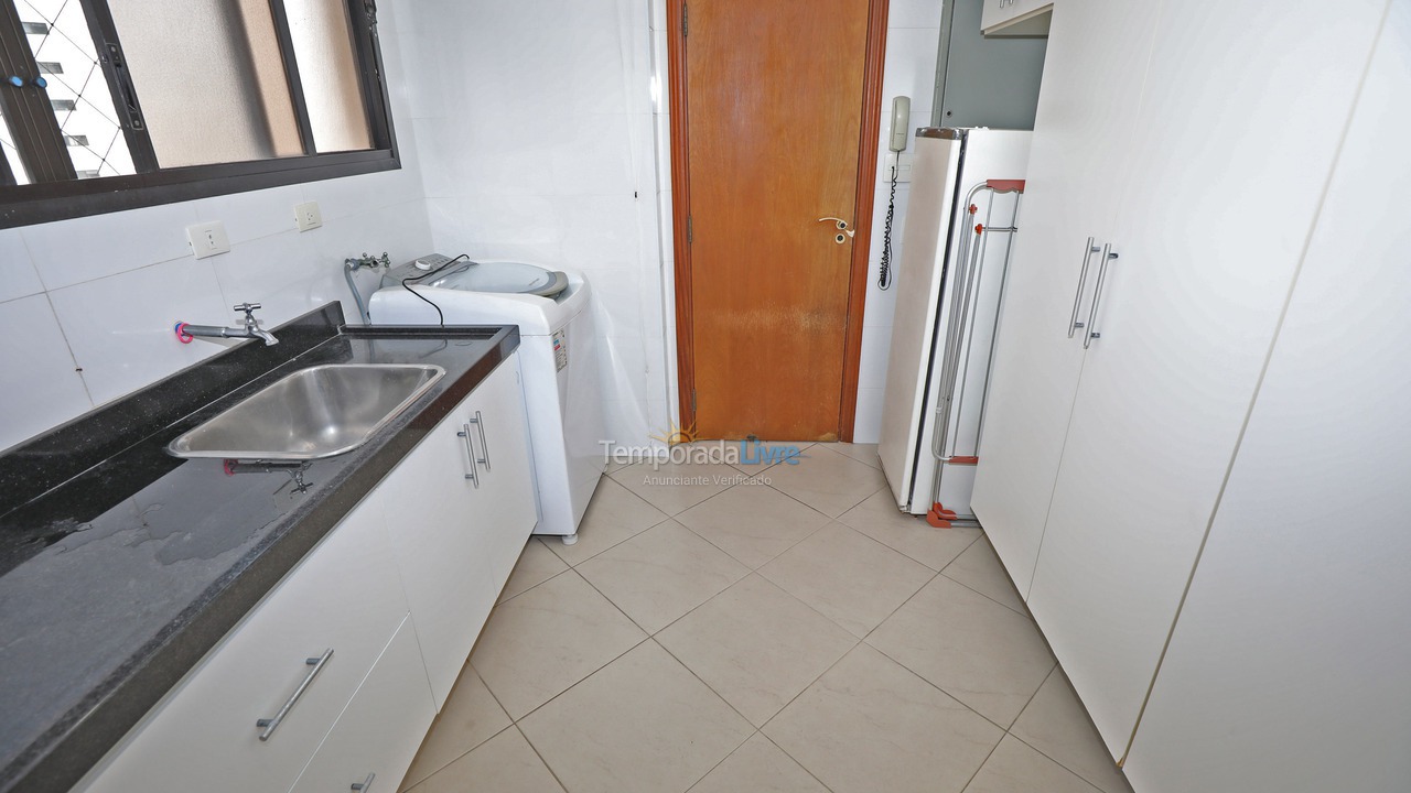 Apartamento para aluguel de temporada em Guarujá (Pitangueiras)