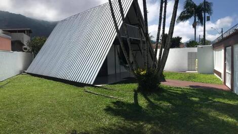 Espaço para 3 carros