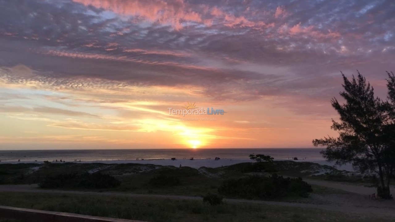 Apartamento para alquiler de vacaciones em Arraial do Cabo (Praia Grande)