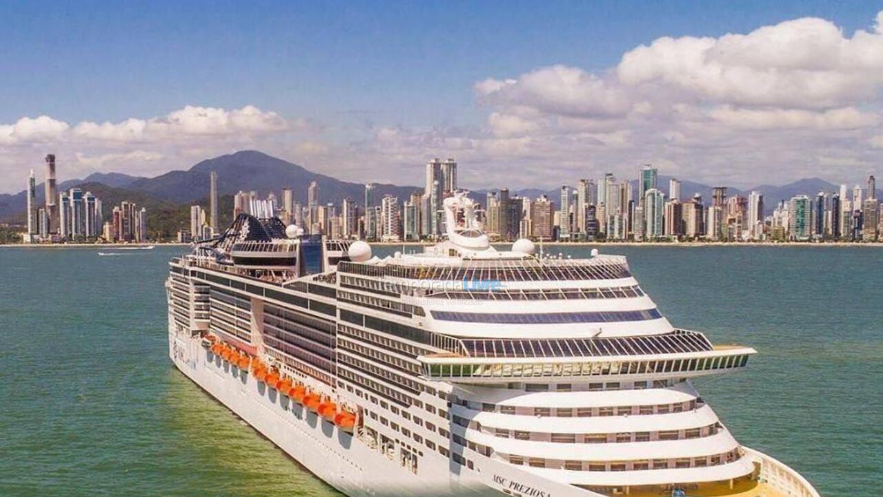 House for vacation rental in Balneário Camboriú (Praia do Estaleirinho)