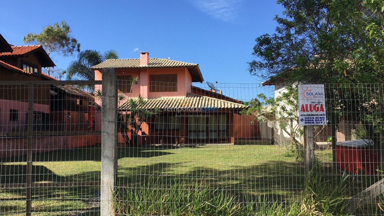 Casa para alquiler de vacaciones em Garopaba (Praia da Ferrugem)