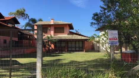 HERMOSA CASA, GRANDE Y CONFORTABLE A 50 METROS DEL MAR