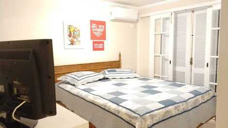 Casa charmosa, confortável e bem equipada a 30m da praia de Juquehy