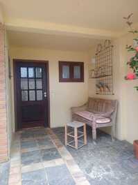 Casa charmosa, confortável e bem equipada a 30m da praia de Juquehy