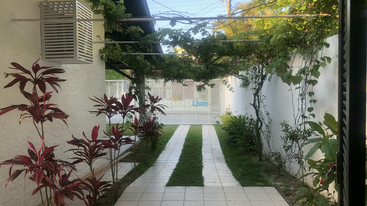 Casa para aluguel de temporada em Florianopolis (Praia dos Ingleses)