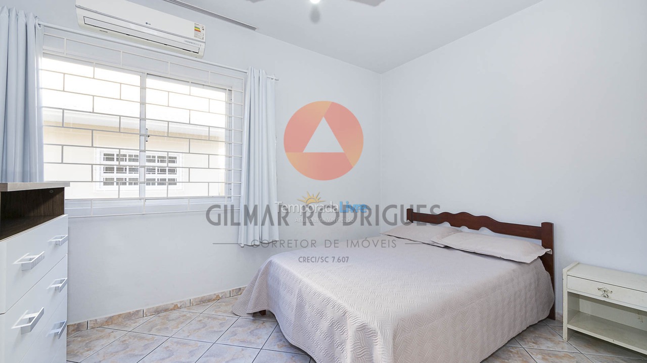 Casa para aluguel de temporada em Bombinhas (Canto Grande)