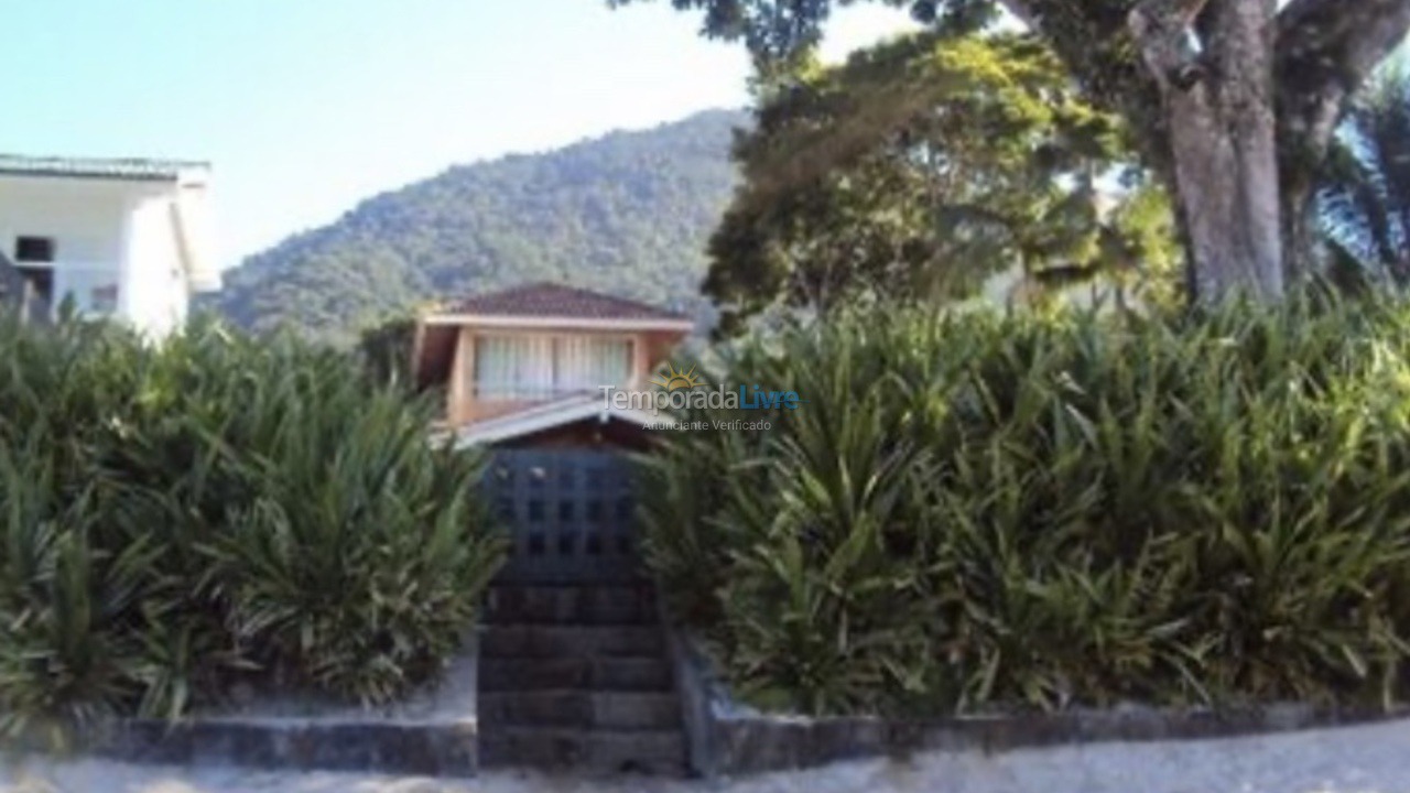 Casa para aluguel de temporada em Ubatuba (Praia do Lázaro)