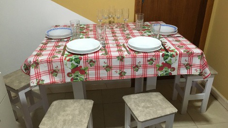 Apartamentos de 01 dormitório mobiliado Praia da Cachoeira Bom Jesus