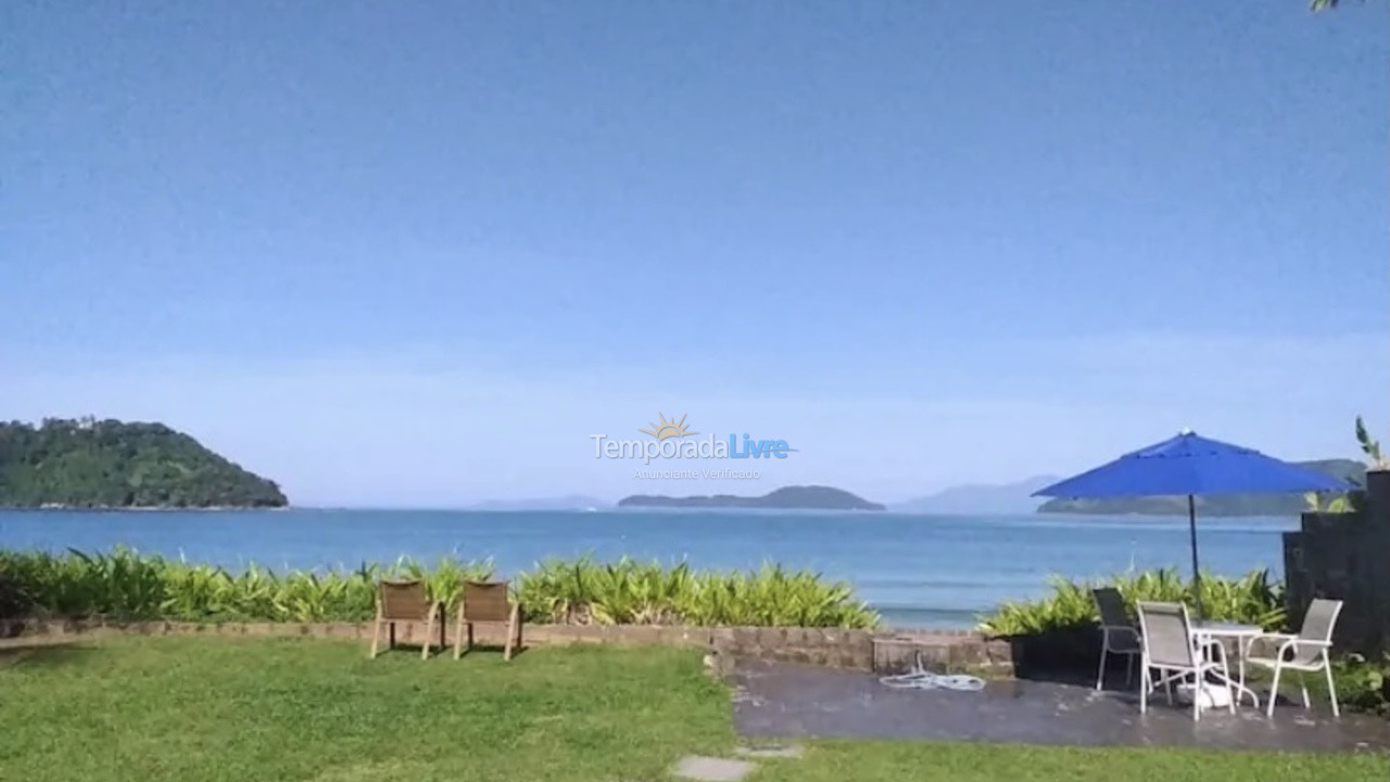 Casa para aluguel de temporada em Ubatuba (Praia do Lázaro)