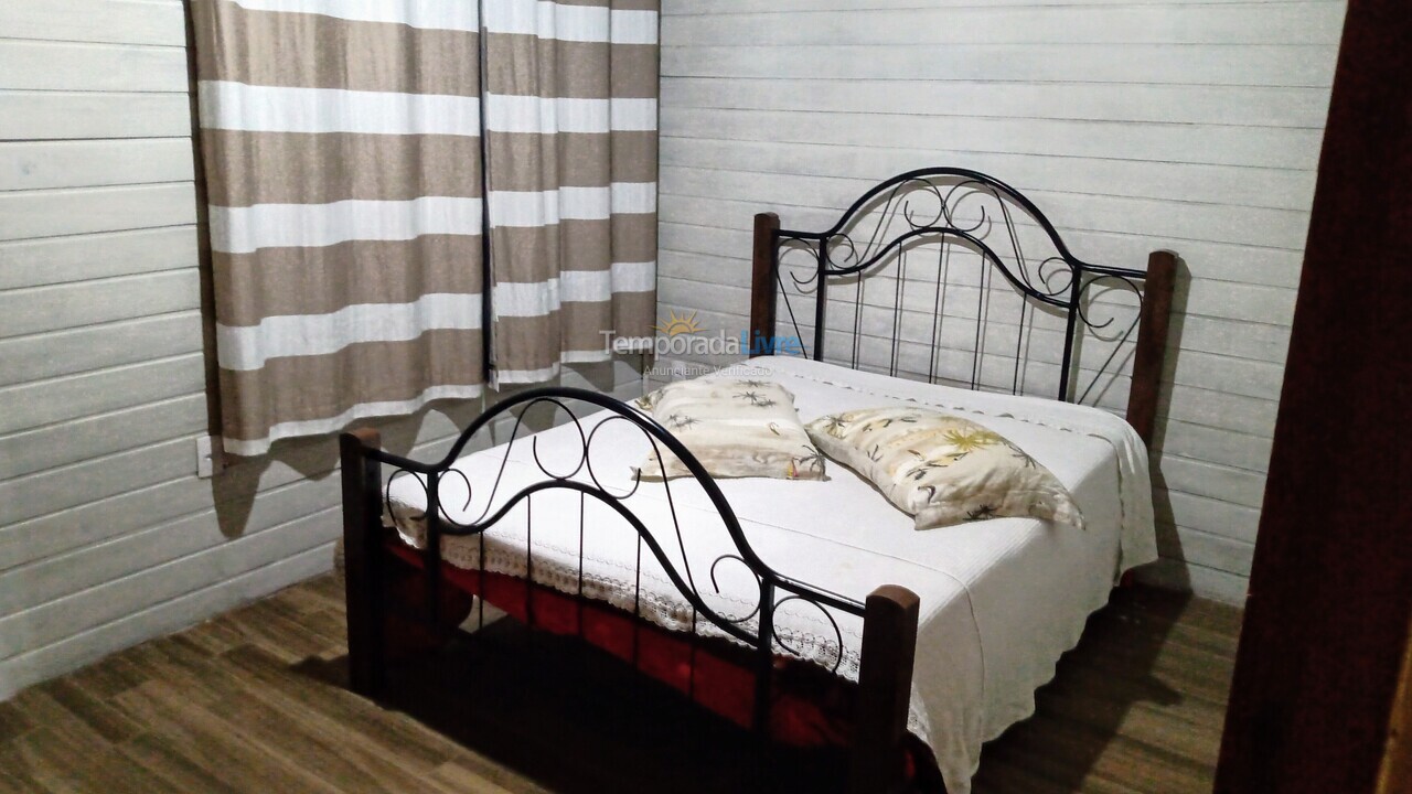 Casa para aluguel de temporada em Imbituba (Araçatuba)