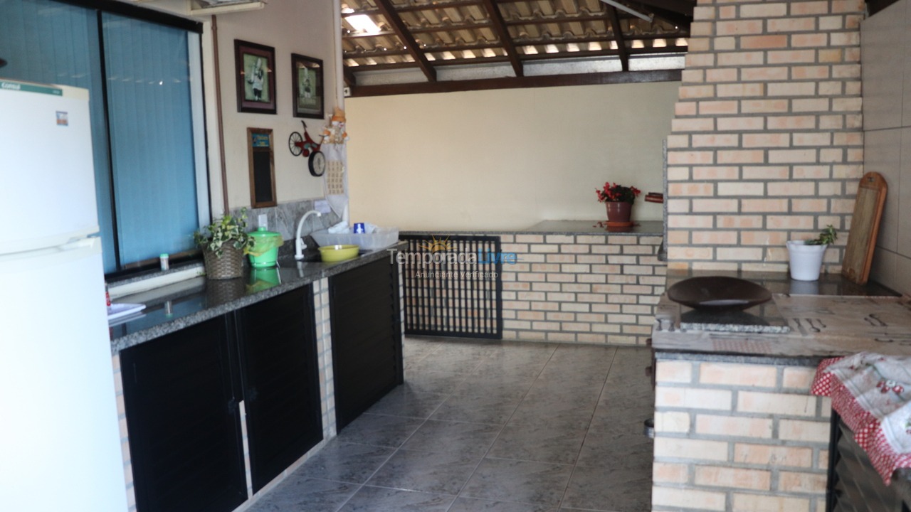 Apartamento para aluguel de temporada em Bombinhas (Canto Grande)