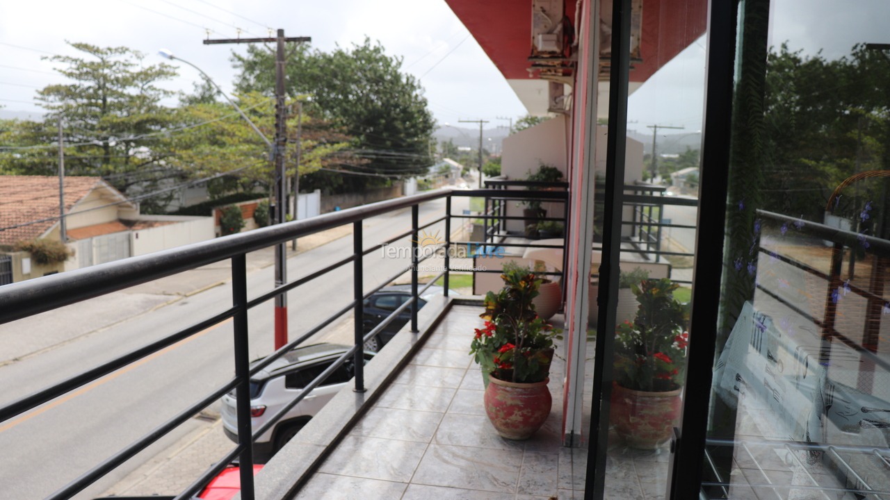 Apartamento para aluguel de temporada em Bombinhas (Canto Grande)