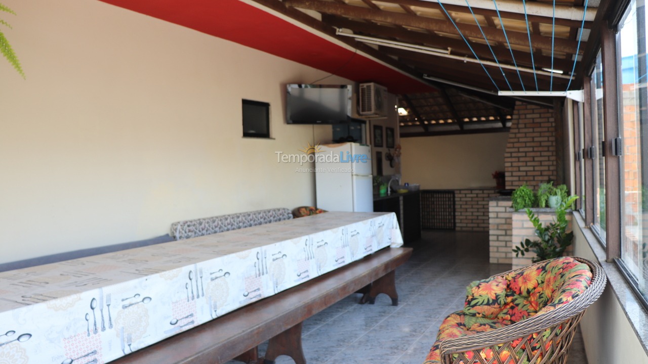 Apartamento para aluguel de temporada em Bombinhas (Canto Grande)