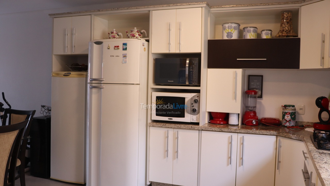 Apartamento para aluguel de temporada em Bombinhas (Canto Grande)