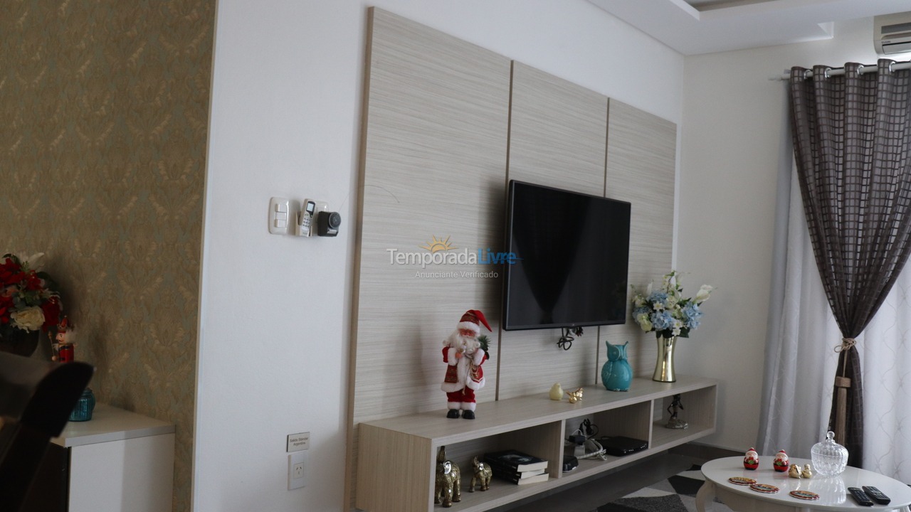 Apartamento para aluguel de temporada em Bombinhas (Canto Grande)