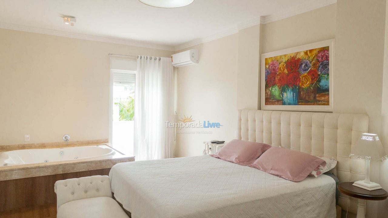 Casa para aluguel de temporada em Florianopolis (Jurerê Internacional)