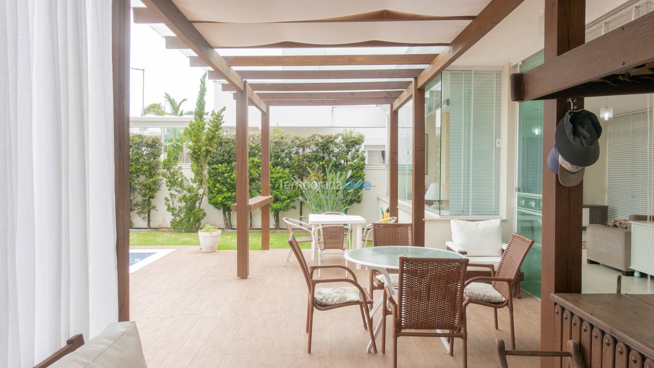Casa para aluguel de temporada em Florianopolis (Jurerê Internacional)