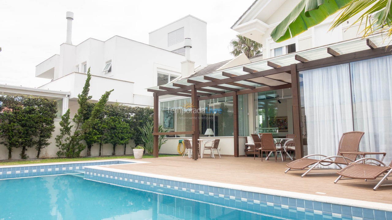Casa para aluguel de temporada em Florianopolis (Jurerê Internacional)