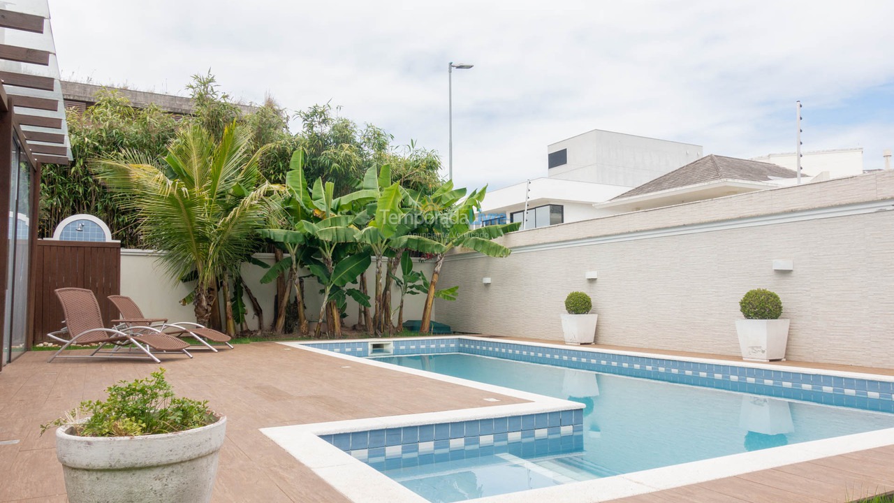 Casa para aluguel de temporada em Florianopolis (Jurerê Internacional)