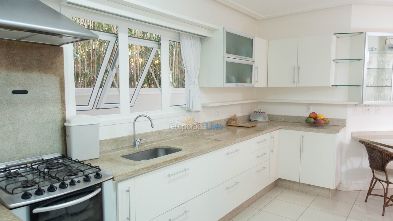 Casa para aluguel de temporada em Florianopolis (Jurerê Internacional)