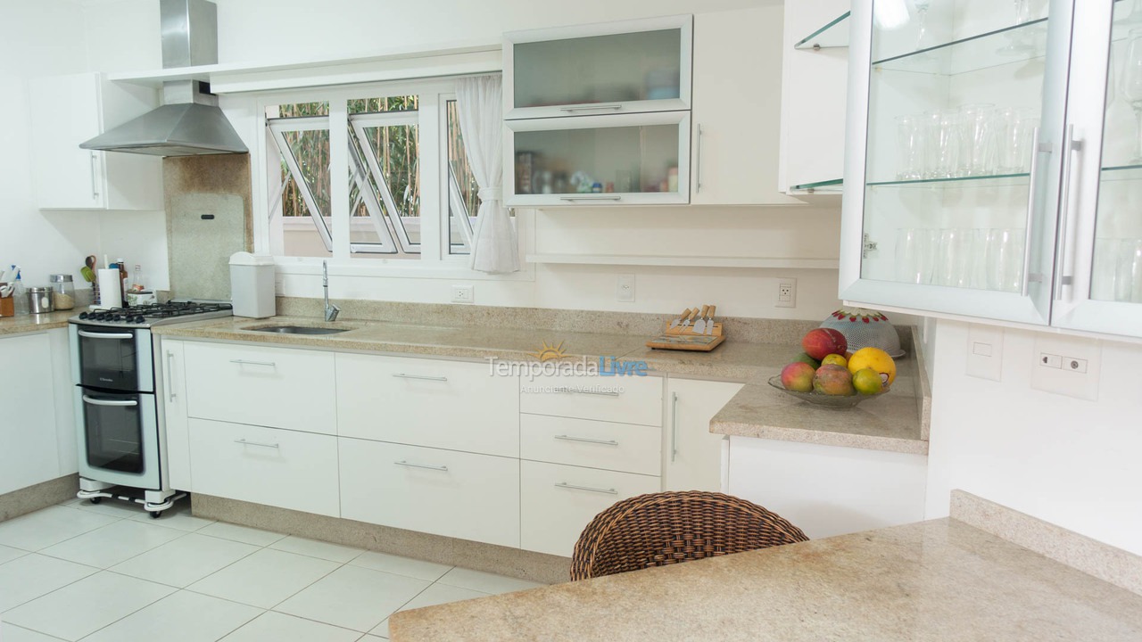 Casa para aluguel de temporada em Florianopolis (Jurerê Internacional)