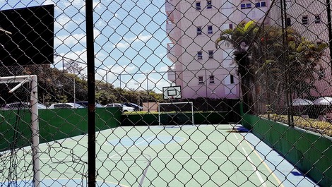 Apartamento com muita estrutura a 250 mt da praia com serviço de praia