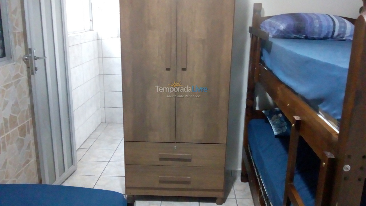 Apartamento para aluguel de temporada em Praia Grande (Vila Tupi)