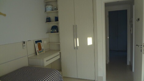 Impecável Apartamento com Varanda Gourmet e Vista para o Mar