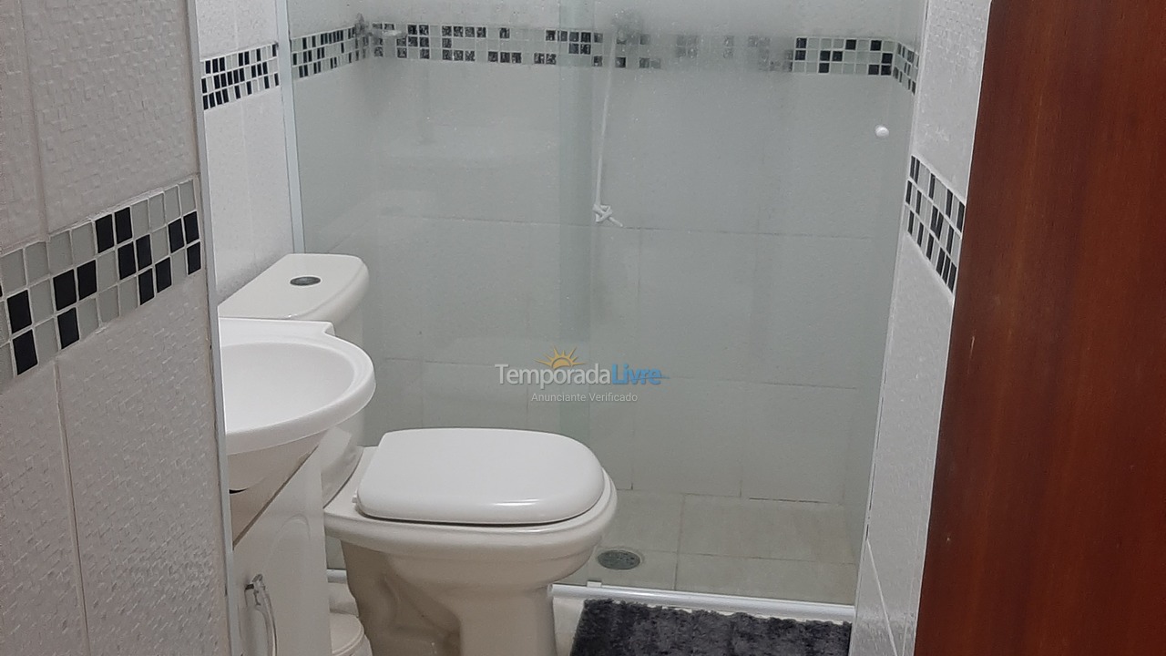 Casa para aluguel de temporada em Guarujá (Pitangueiras)