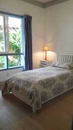 Cozy house facing the sea on Camburizinho beach