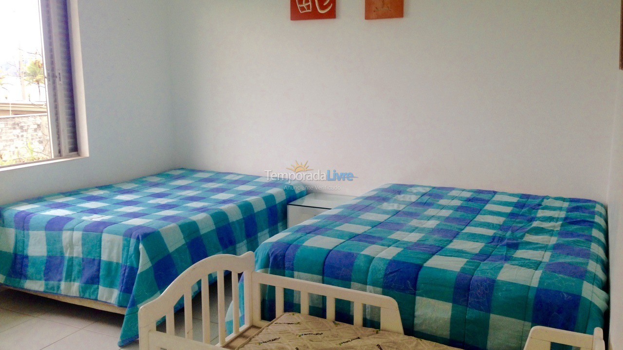 Casa para aluguel de temporada em Guarujá (Enseada)