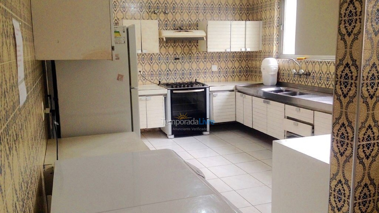 Casa para aluguel de temporada em Guarujá (Enseada)