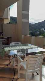 Centhouse overlooking the sea at 100m from the beach (sleeps up to 6 people)