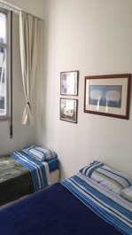 Quarto casal com 1 cama solteiro