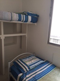 Quarto solteiro 2 camas e 1 colchão 