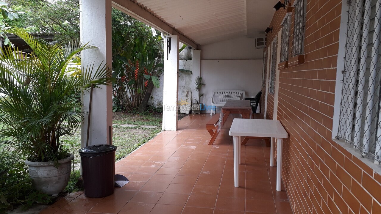 Casa para aluguel de temporada em Guarujá (Guaiúba)