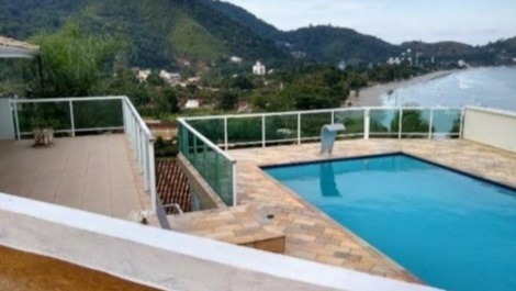 Casa en Ubatuba con vistas panorámicas al mar