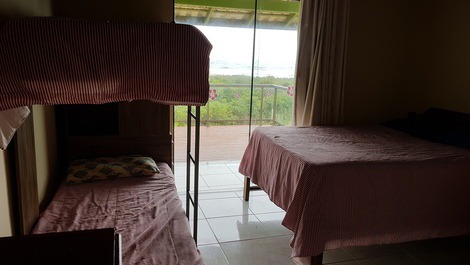 3 bedroom house with beautiful view on the edge of Praia do Santinho