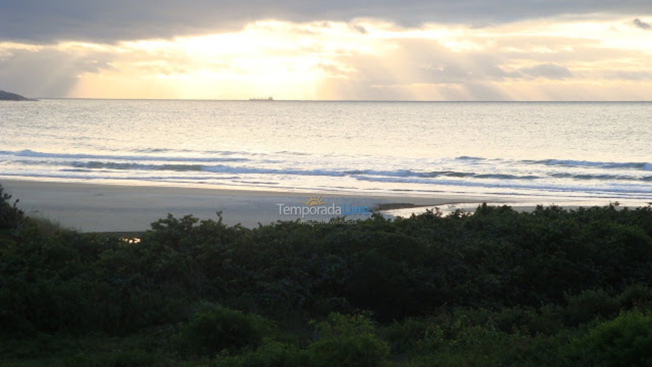 House for vacation rental in Florianópolis (Praia do Santinho)