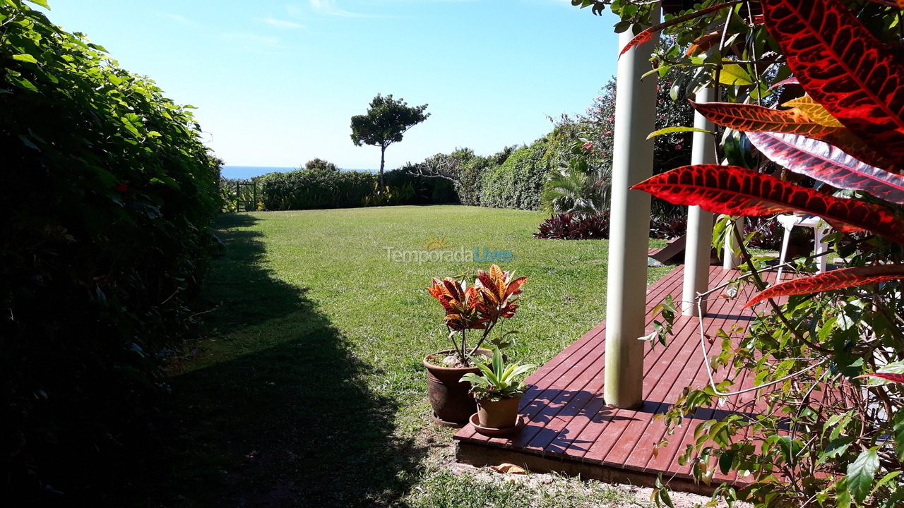 House for vacation rental in Florianópolis (Praia do Santinho)