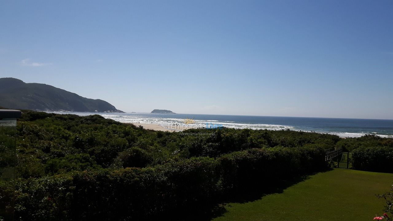 House for vacation rental in Florianópolis (Praia do Santinho)