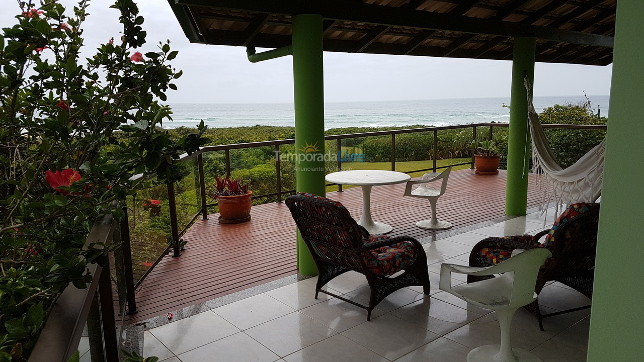 House for vacation rental in Florianópolis (Praia do Santinho)