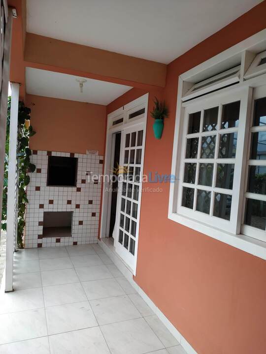 Apartamento para aluguel de temporada em Bombinhas (Praia de Bombas)